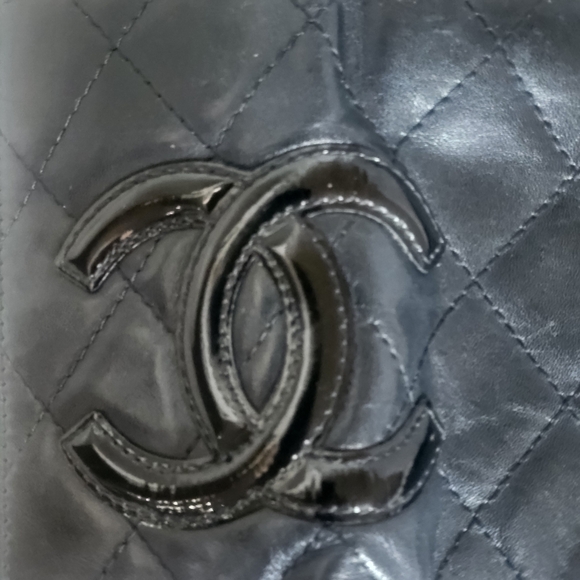 Chanel Quilted Matelasse Cc Logo Black Lambskin 6 Key Card Case - Picture 7 of 9